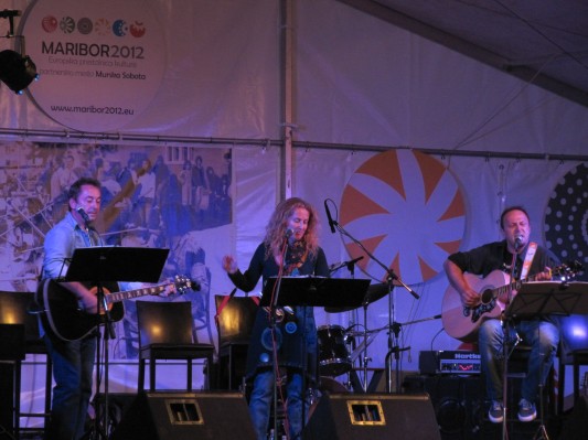 Doroja: »Ma koji internet in Facebook, nekoč je vse bilo po posluhu in vseeno odlično«